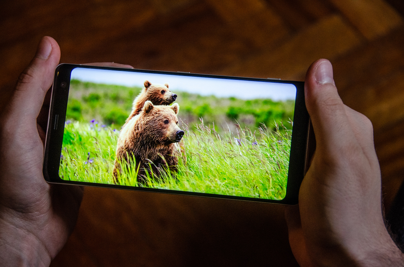 La pantalla es sin lugar a dudas lo mejor que tiene el teléfono. Foto: Julio Cerezo